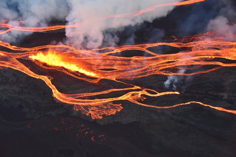 Mauna Loa eruption on Nov. 30th - Credit: USGS